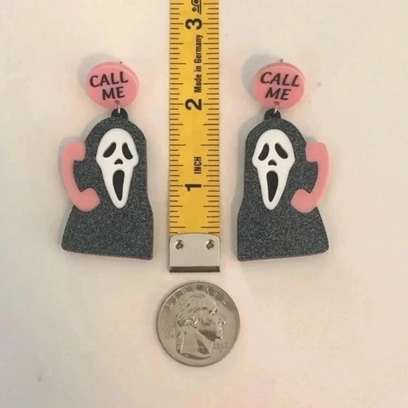 SCREAM Funny “Call Me” Halloween Drop Earrings NWT - Picture 2 of 3
